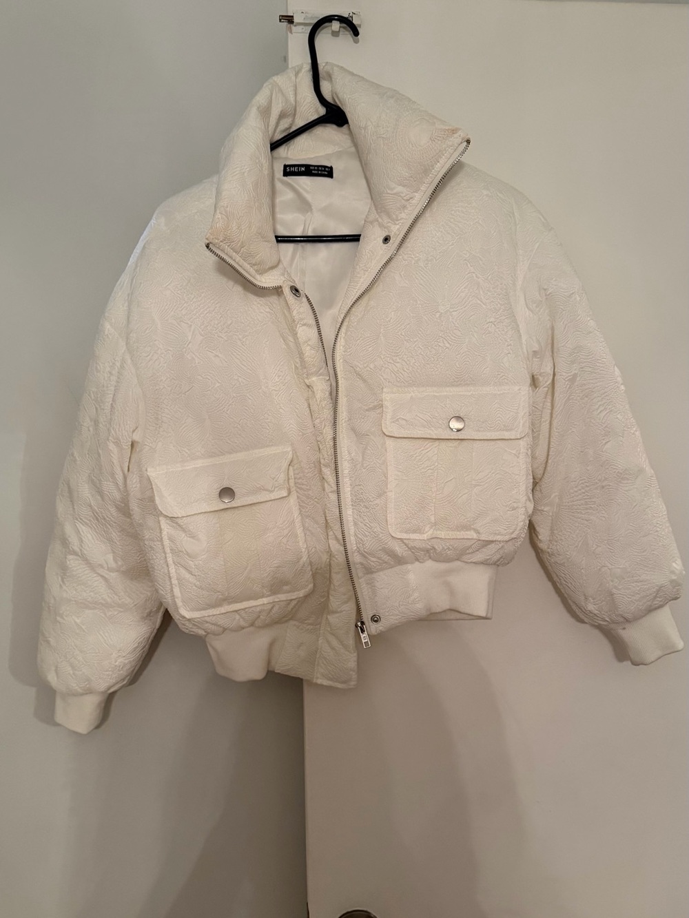 SHEIN Cream Quilted Cropped Puffer Jacket with Front Flap Pockets